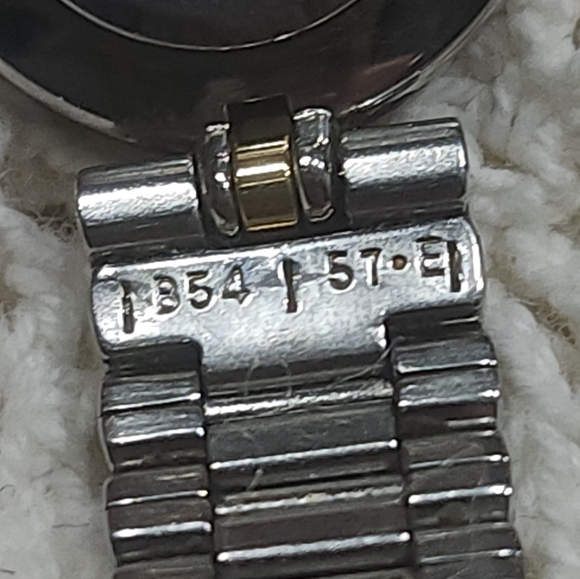 Vintage Rare SEIKO Watch with Two Tone & Roman Numerals - Picture 9 of 10